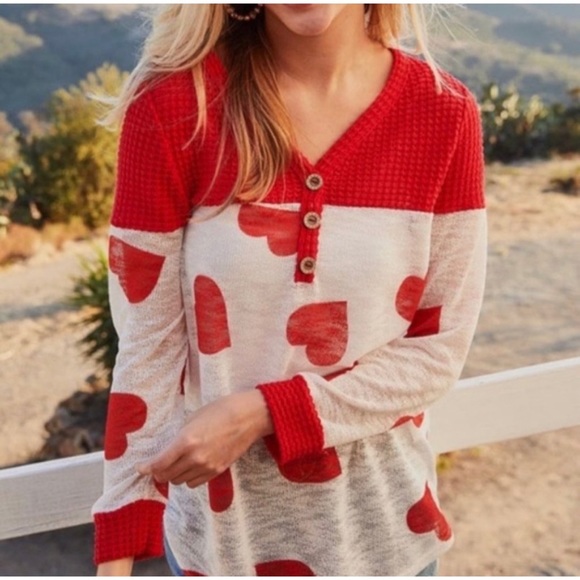 🇺🇸SALE🇺🇸 ❤️HEARTS Knitted Top❤️ - Picture 2 of 7